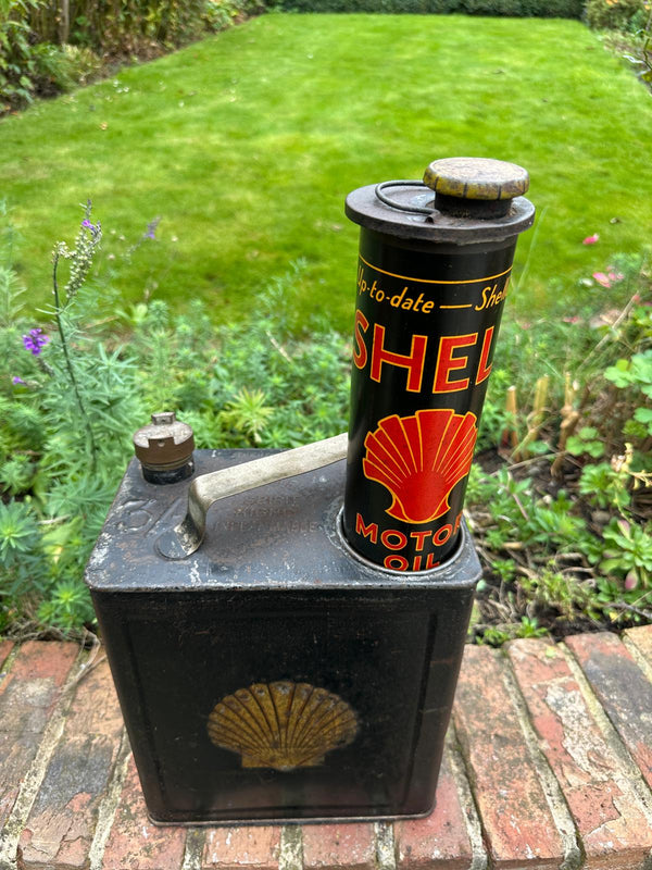 Shell Duo 2 Gallon Petrol Can with Motor Oil Insert