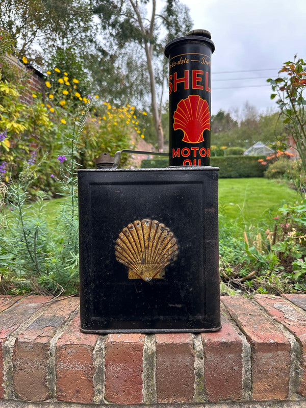 Shell Duo 2 Gallon Petrol Can with Motor Oil Insert