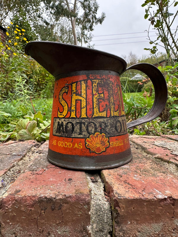 Shell 1 Pint Oil Pourer