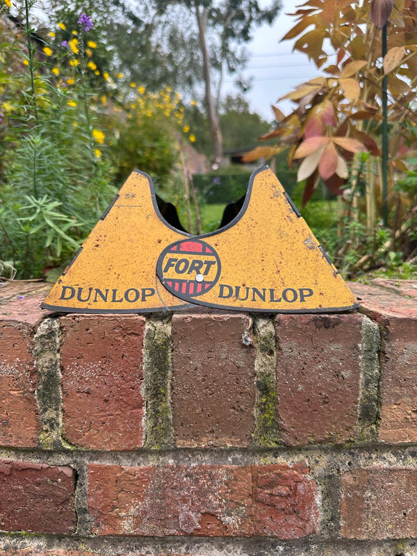 Dunlop Fort Tin Tyre Stand