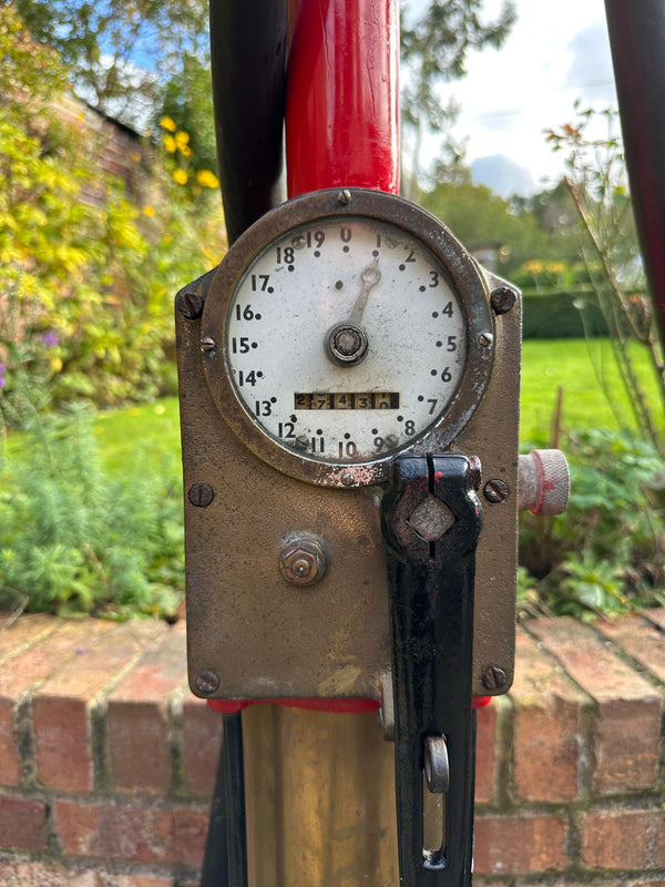 Avery Hardoll CH1 Hand-Operated Petrol Pump